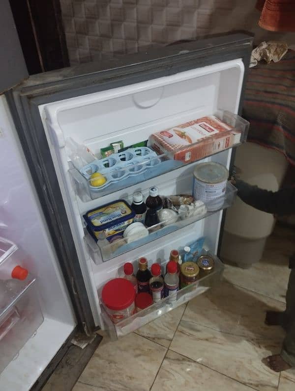 Haier HRF-306 Refrigerator 6