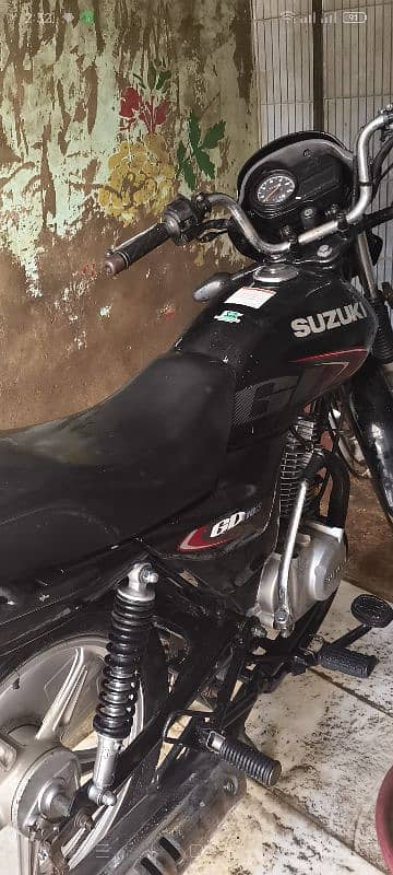 bilkul 10 by 10 condition ha new tyres and new battery instal ha 0