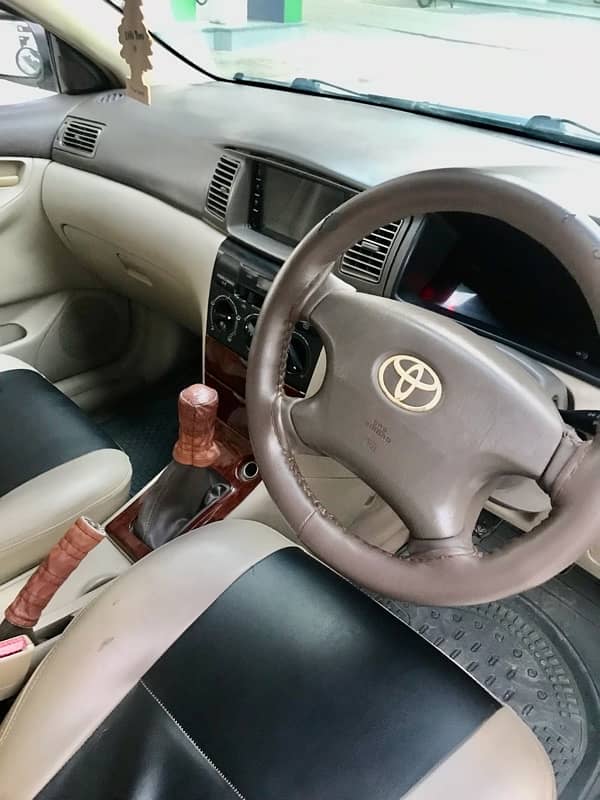 Toyota Corolla Altis 2005 5