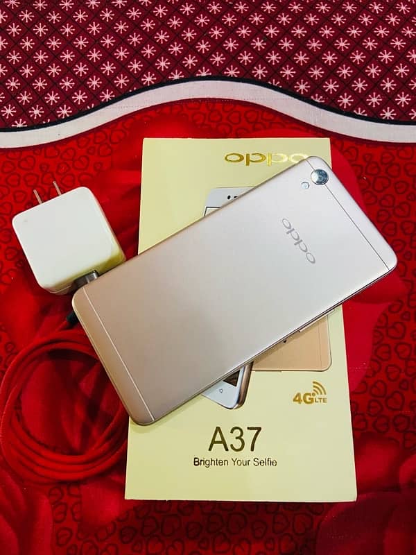 Oppo A37 3/32 With Box charger 1