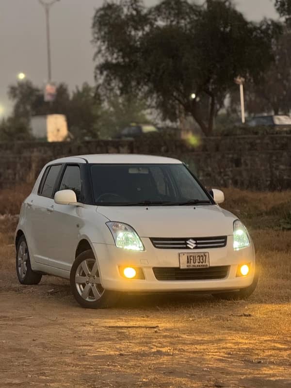 Suzuki Swift Dlx Navigation 2017 1