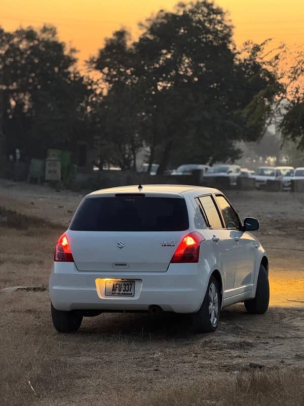 Suzuki Swift Dlx Navigation 2017 3