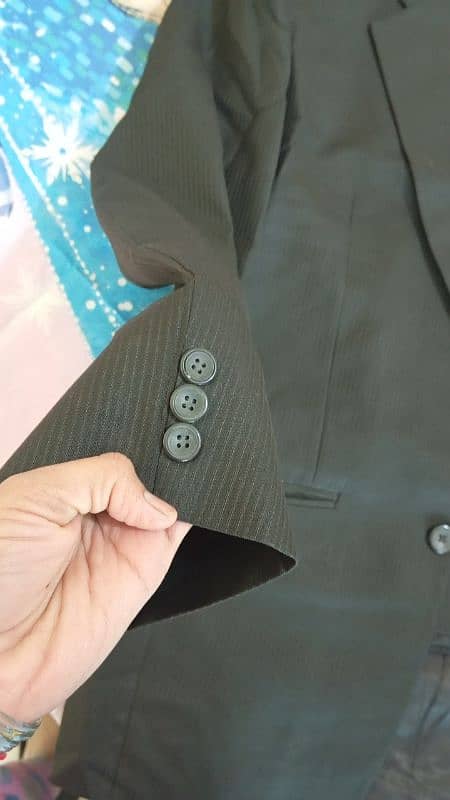 mens full suit 2pc with brand new branded tie and bag 2