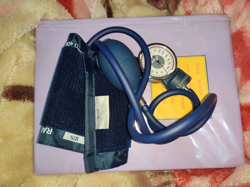 Manual sphygmomanometer ( bp checker) 3