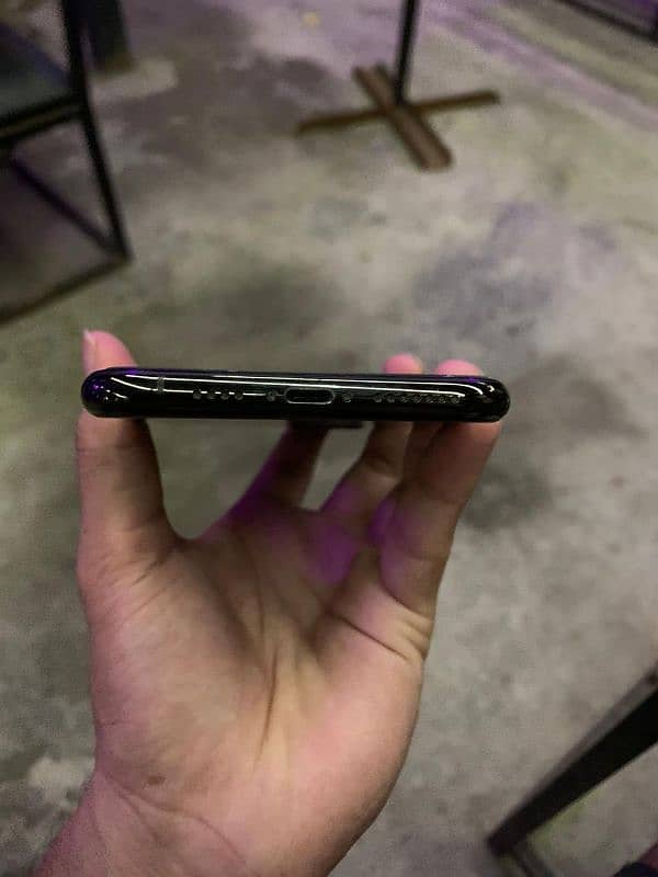 iphone 11pro Max 64gb jv 4