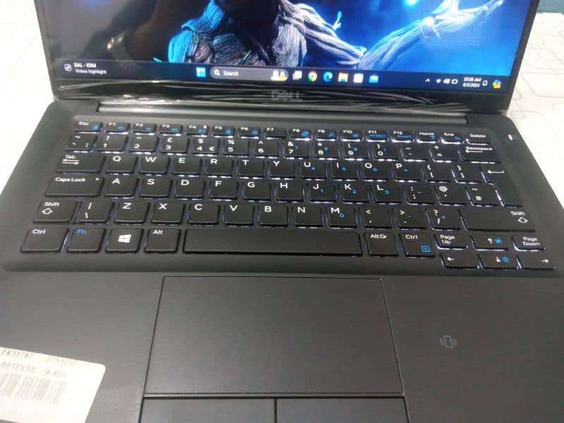 Dell Latitude 7390 - i5 8th Gen - 8/256 2