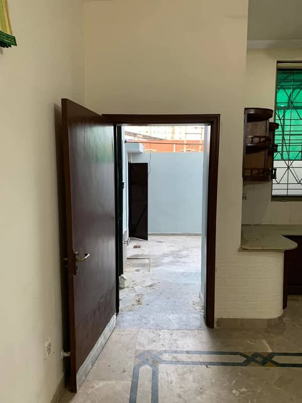 1 KANAL 6 BEDS HOUSE FOR FAMILY AND OFFICE NEAR ALLAH HOO CHOWK 15