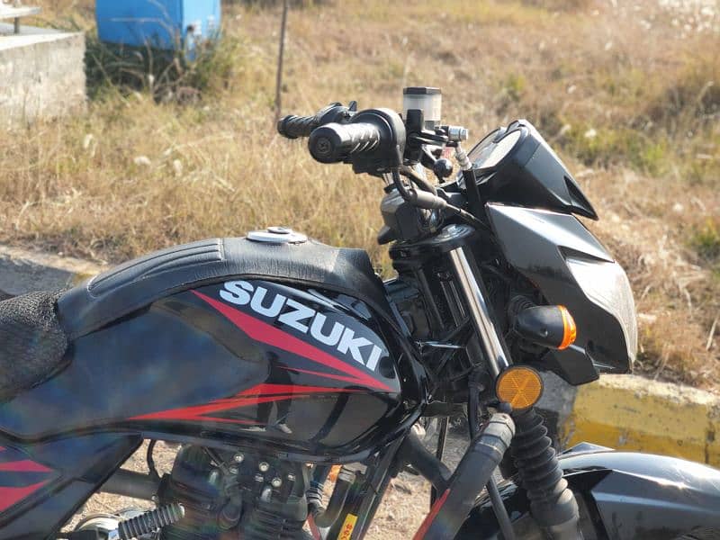 Suzuki GR 150 4