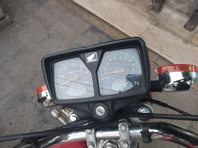 Honda 125  new condition 1