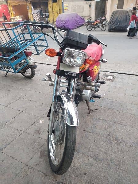 Honda 125  new condition 2