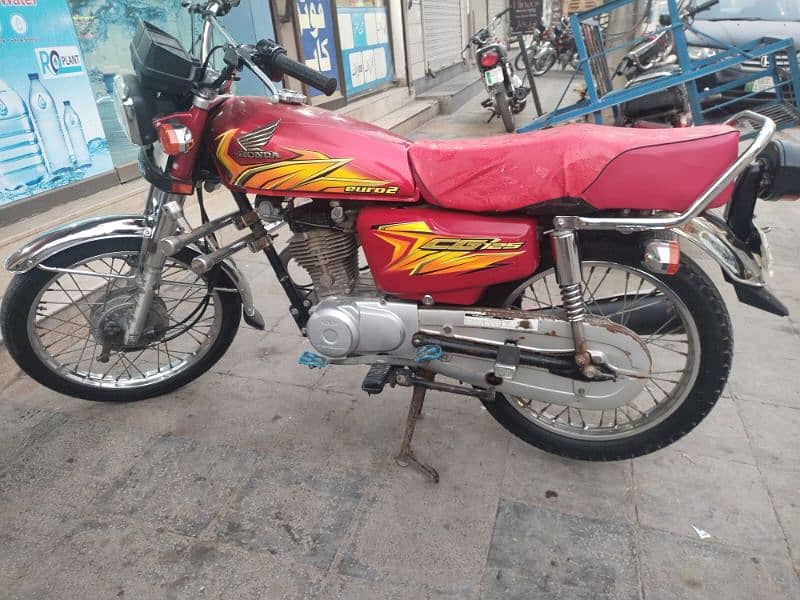 Honda 125  new condition 4