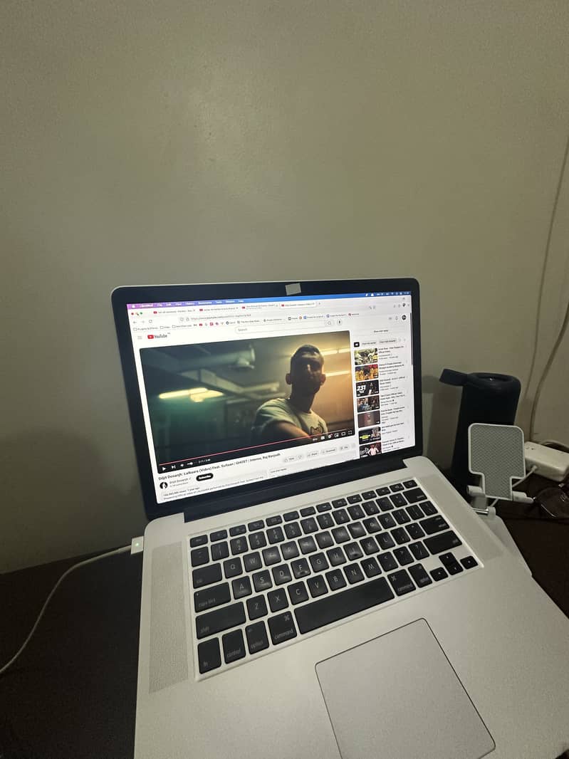 Macbook pro 2015 15INCH 1