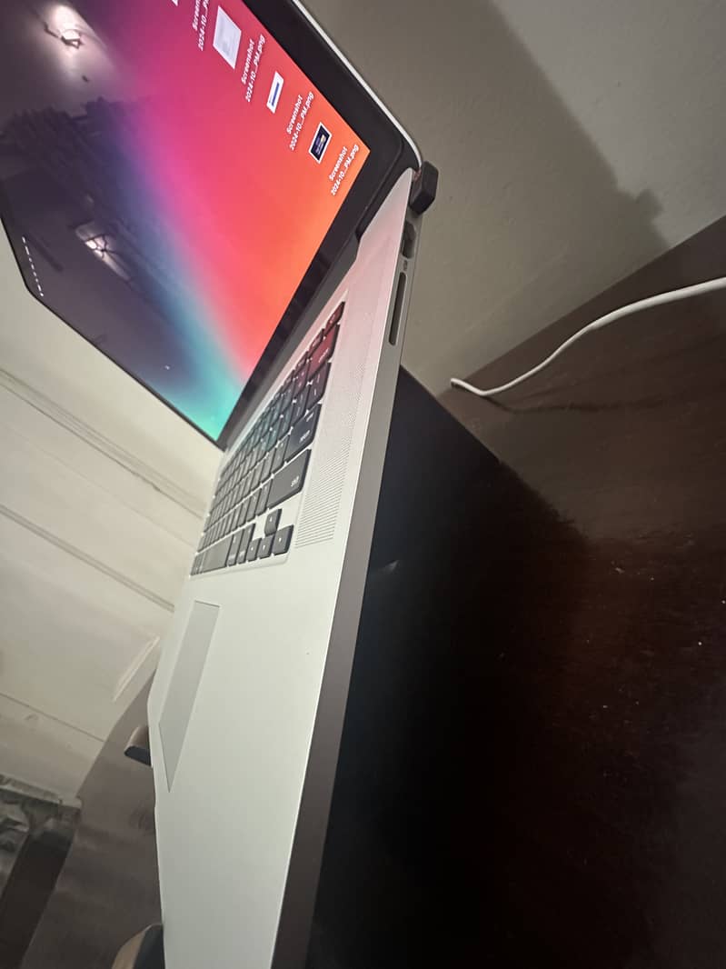 Macbook pro 2015 15INCH 3