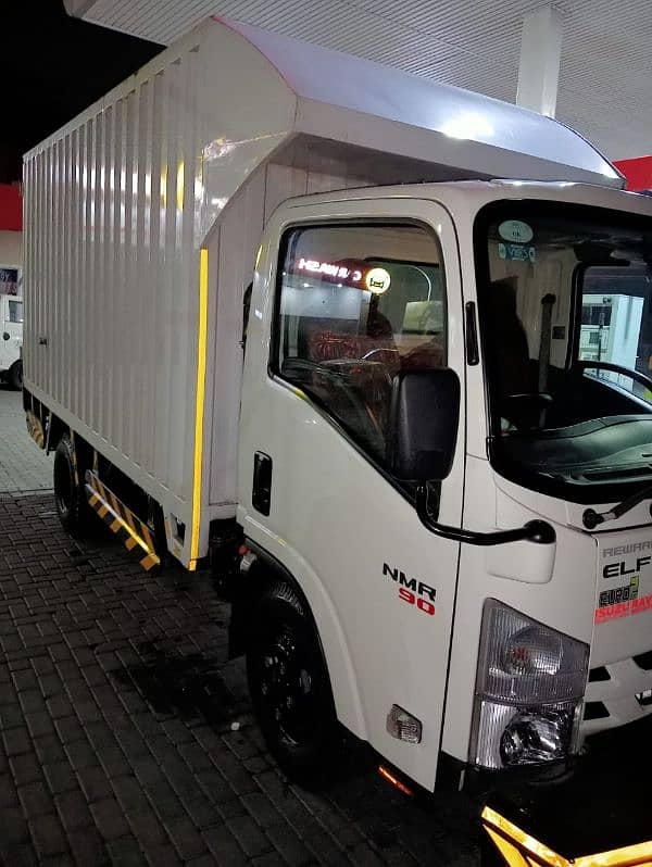 Isuzu Nmr truck 3