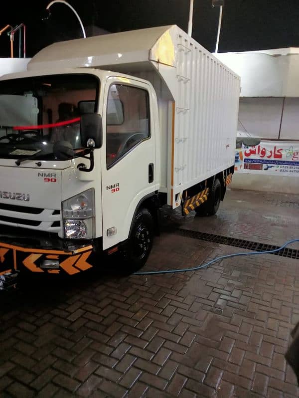 Isuzu Nmr truck 4