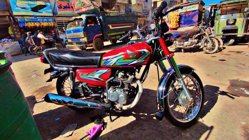 honda cg125 model 2023 karachi number only 4500km use 0