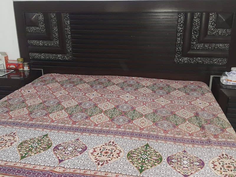 Wooden King Size Bed 0