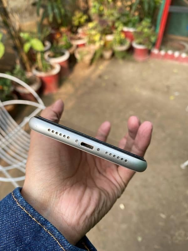 iPhone 11 256GB WATER PACK. 10/10 3