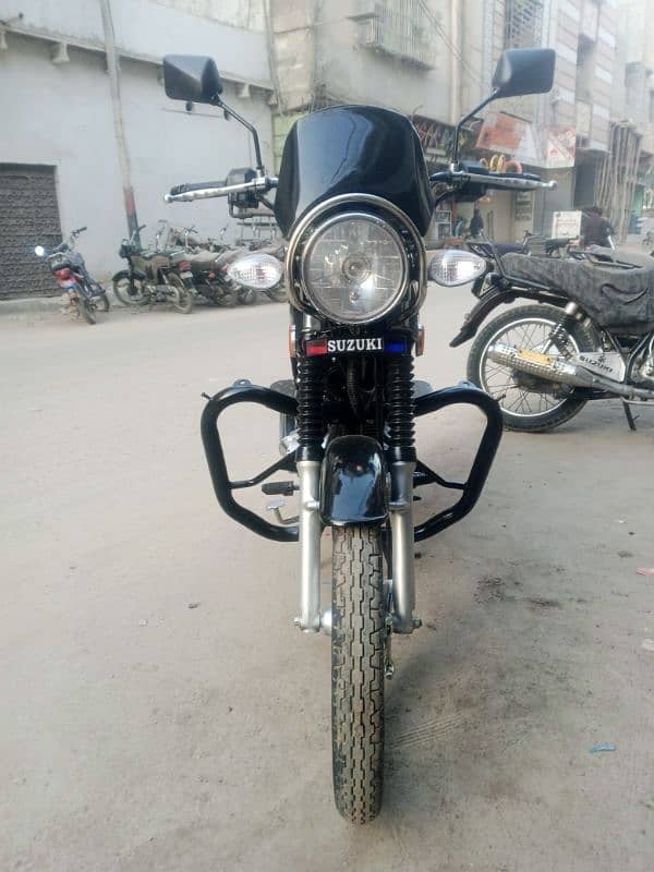 SUZUKI GS 150CC BLACK. 7