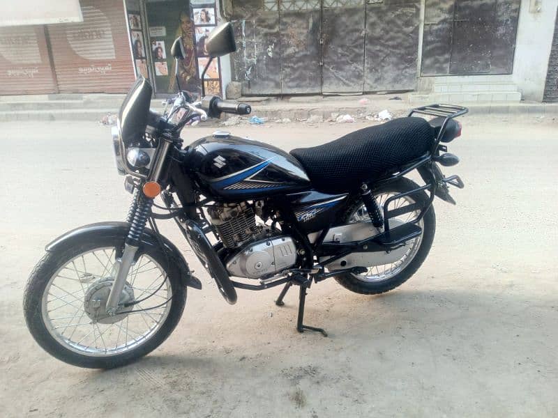 SUZUKI GS 150CC BLACK. 8