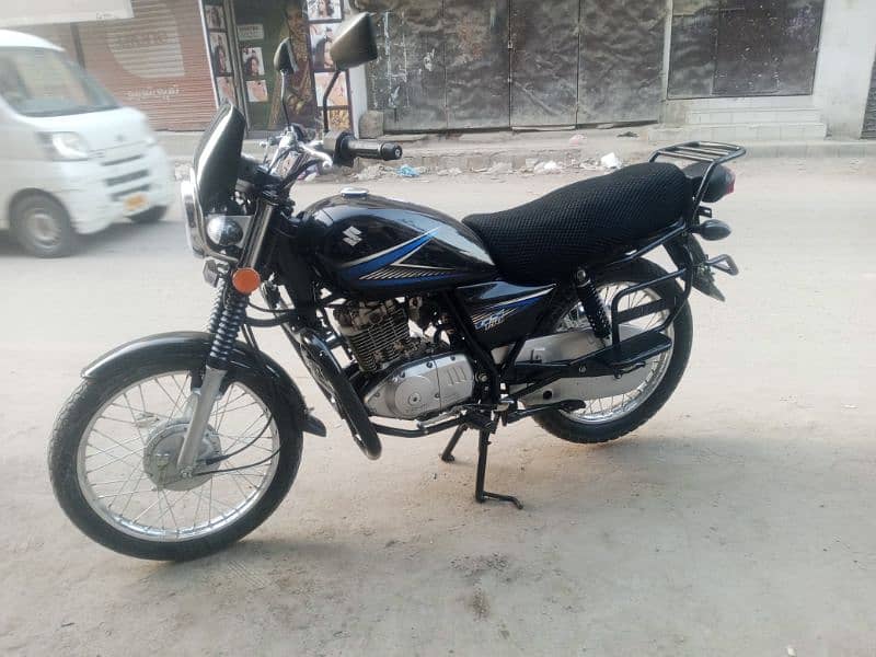 SUZUKI GS 150CC BLACK. 12