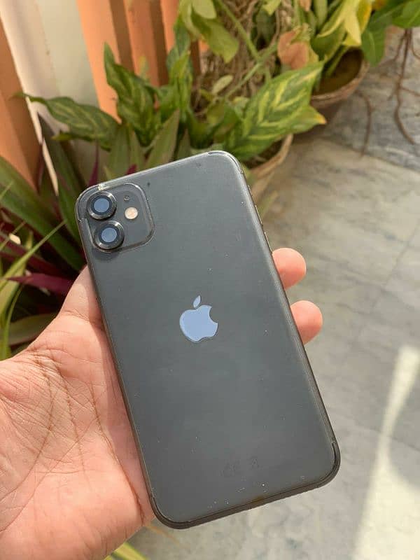 IPhone 11 - 128GB (Non-PTA, Factory Unlocked) 1