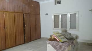 PORTION FOR RENT 4 BED DD GROUND FLOOR SPRATE ENTRANCE