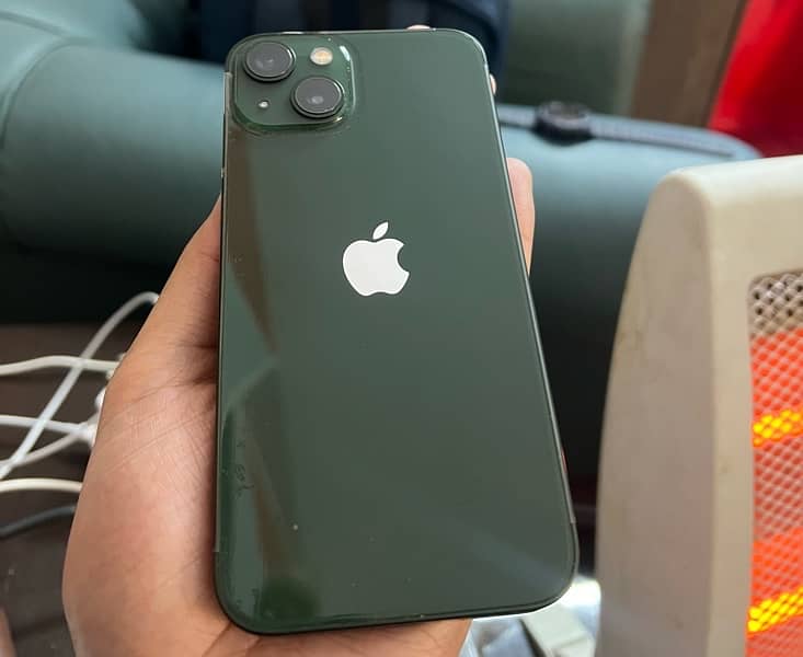 iPhone 13 256GB Green Colour 5