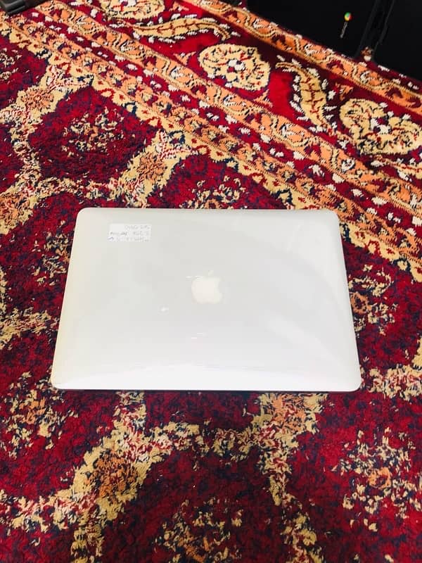 Macbook Air 2015 core i5 8/128 10&10 Tayyab laptop 5