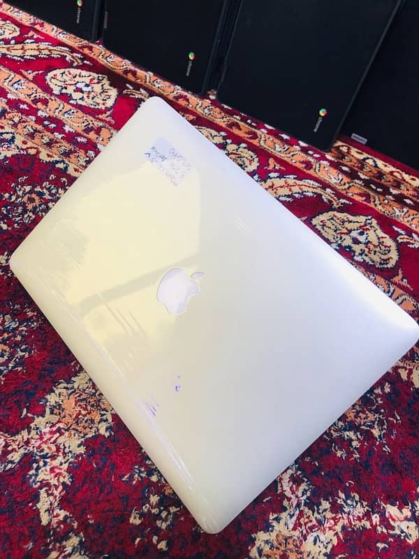 Macbook Air 2015 core i5 8/128 10&10 Tayyab laptop 6