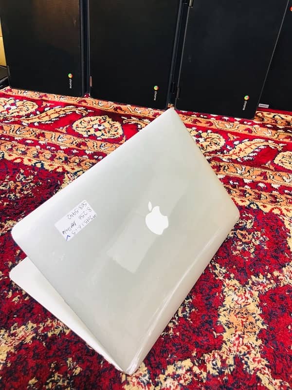 Macbook Air 2015 core i5 8/128 10&10 Tayyab laptop 7