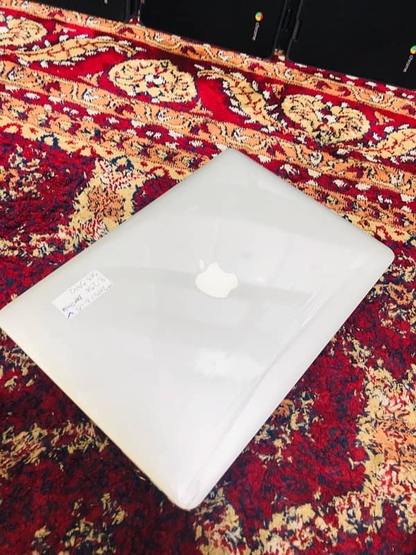 Macbook Air 2015 core i5 8/128 10&10 Tayyab laptop 9