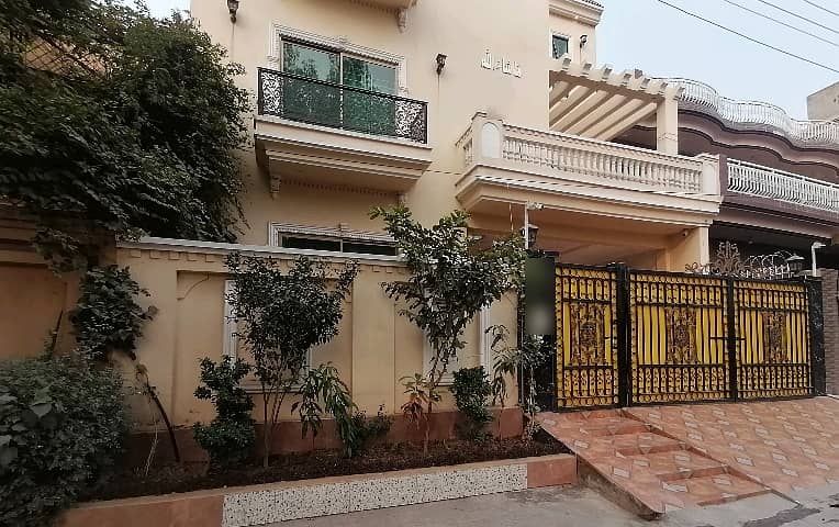 Facing Park sale A House In Marghzar Officers Colony Prime Location 4