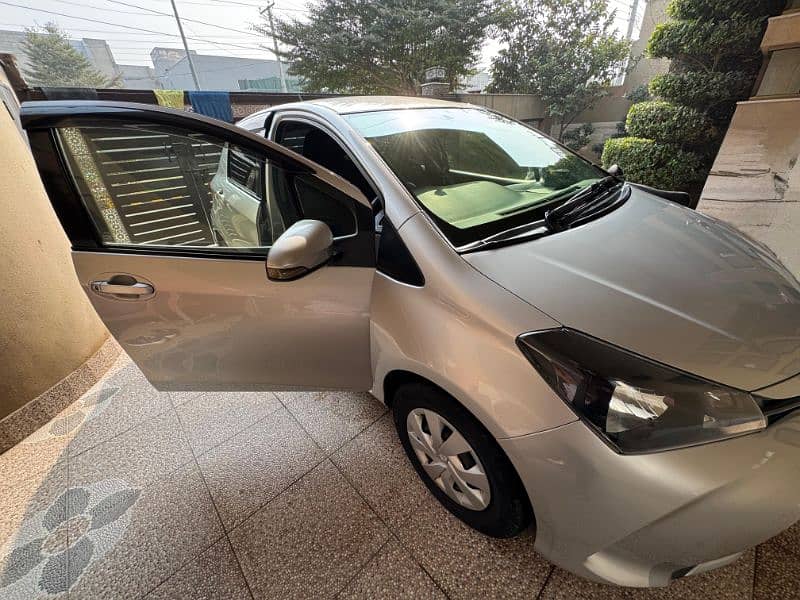 Toyota Vitz 2015 3