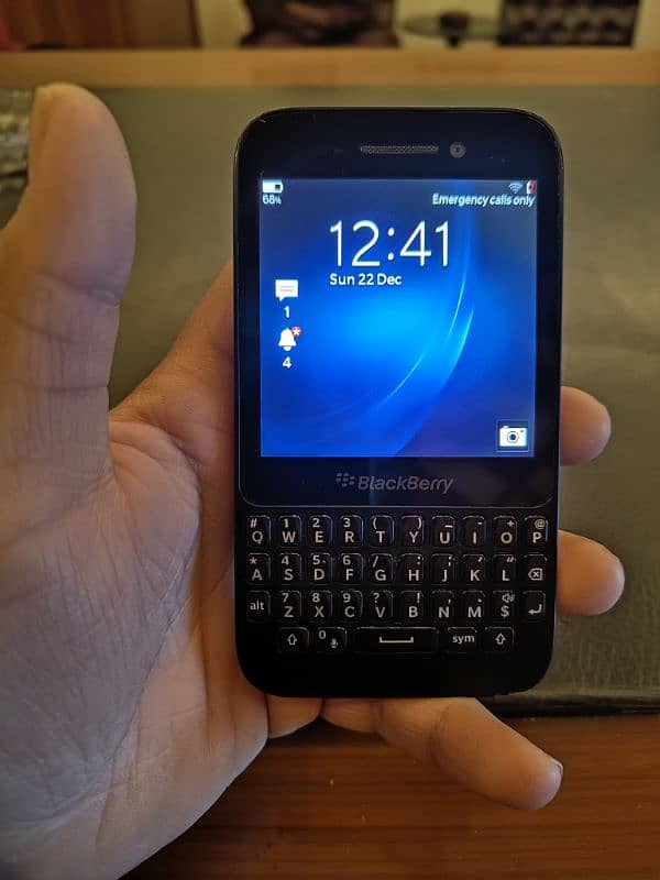 Blackberry Q5 1