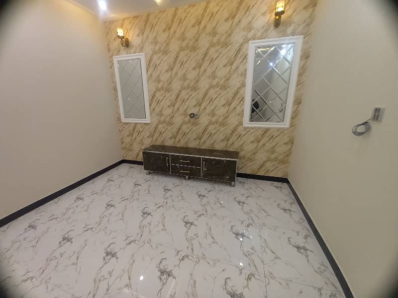 4 marla Tripple story house for sale in Shalimar housing scheme canal Bank housing scheme salamat Pura Lahore 3