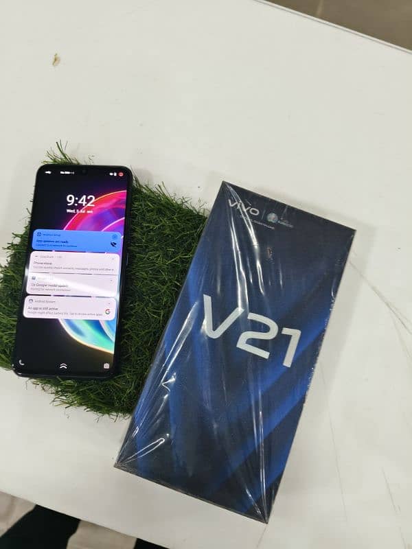 ViVo v21  8GB Ram 128GB ROOM 0