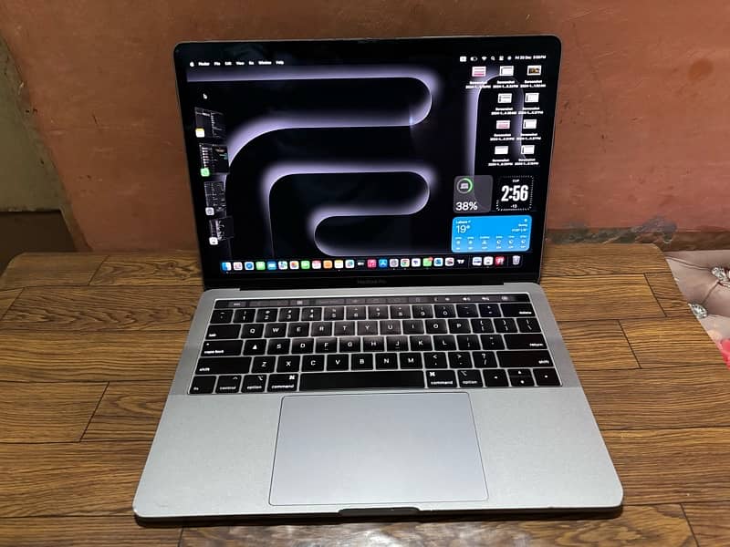 MacBook Pro 2018 core i5 8/256 exchange possible with phone 0