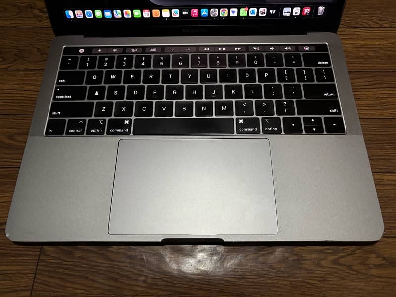 MacBook Pro 2018 core i5 8/256 exchange possible with phone 4