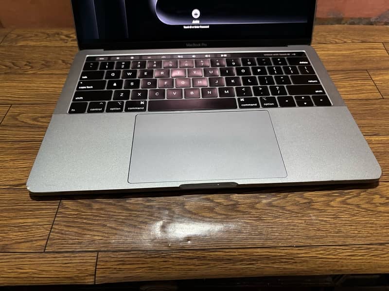 MacBook Pro 2018 core i5 8/256 exchange possible with phone 8