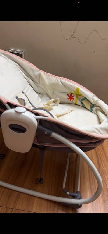 5in1 rocker Bassinet 2