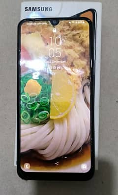 Samsung Galaxy A30 in lush condition