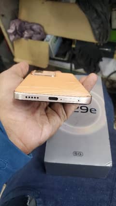 Vivo V29e 5G 8/256 with box only PTA Aproved