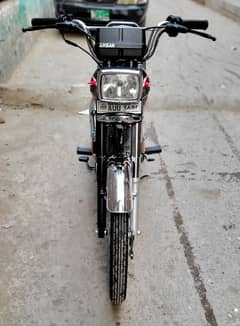 Honda CG125 2024 Model with black colour only 7950 km driven