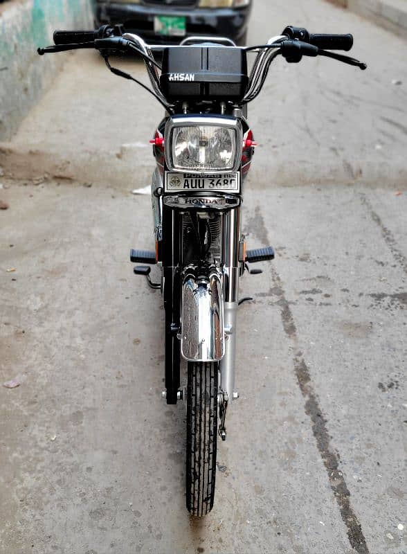 Honda CG125 2024 Model with black colour only 7950 km driven 0