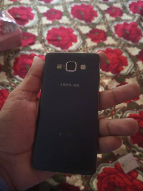 Samsung j7 original panel for sell read Add 3