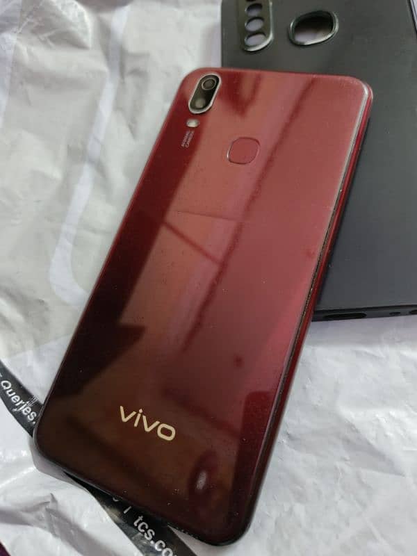 ViVo Y11 4