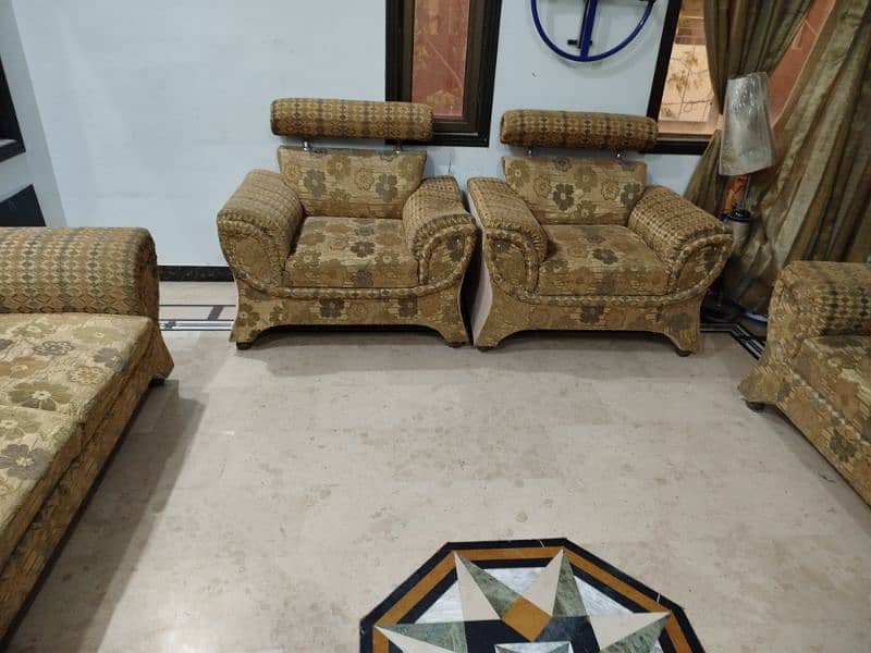 7 seater luxury sofa set urgent sale 1