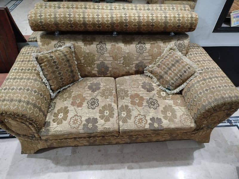 7 seater luxury sofa set urgent sale 4