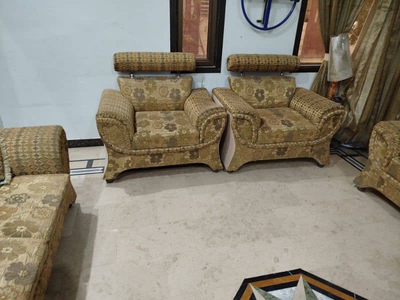 7 seater luxury sofa set urgent sale 5